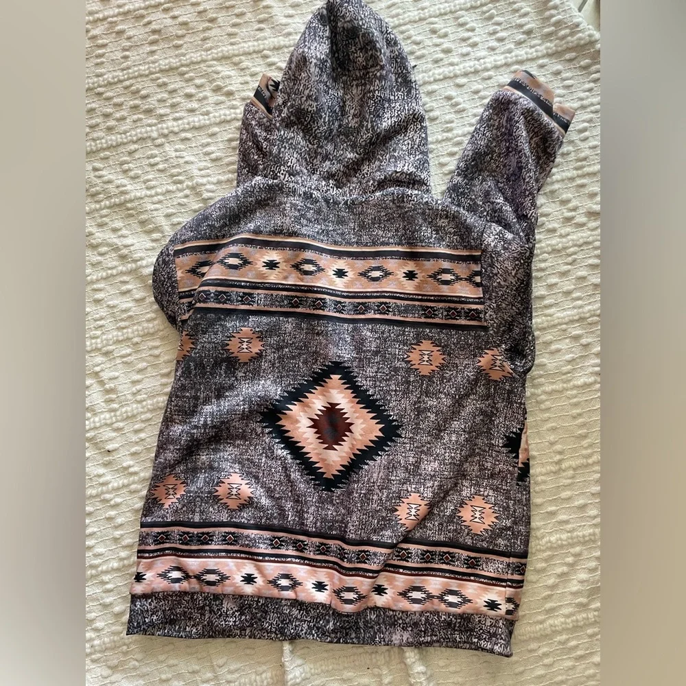 Aztec Pattern Hooded Jacket - Picture 2 of 2